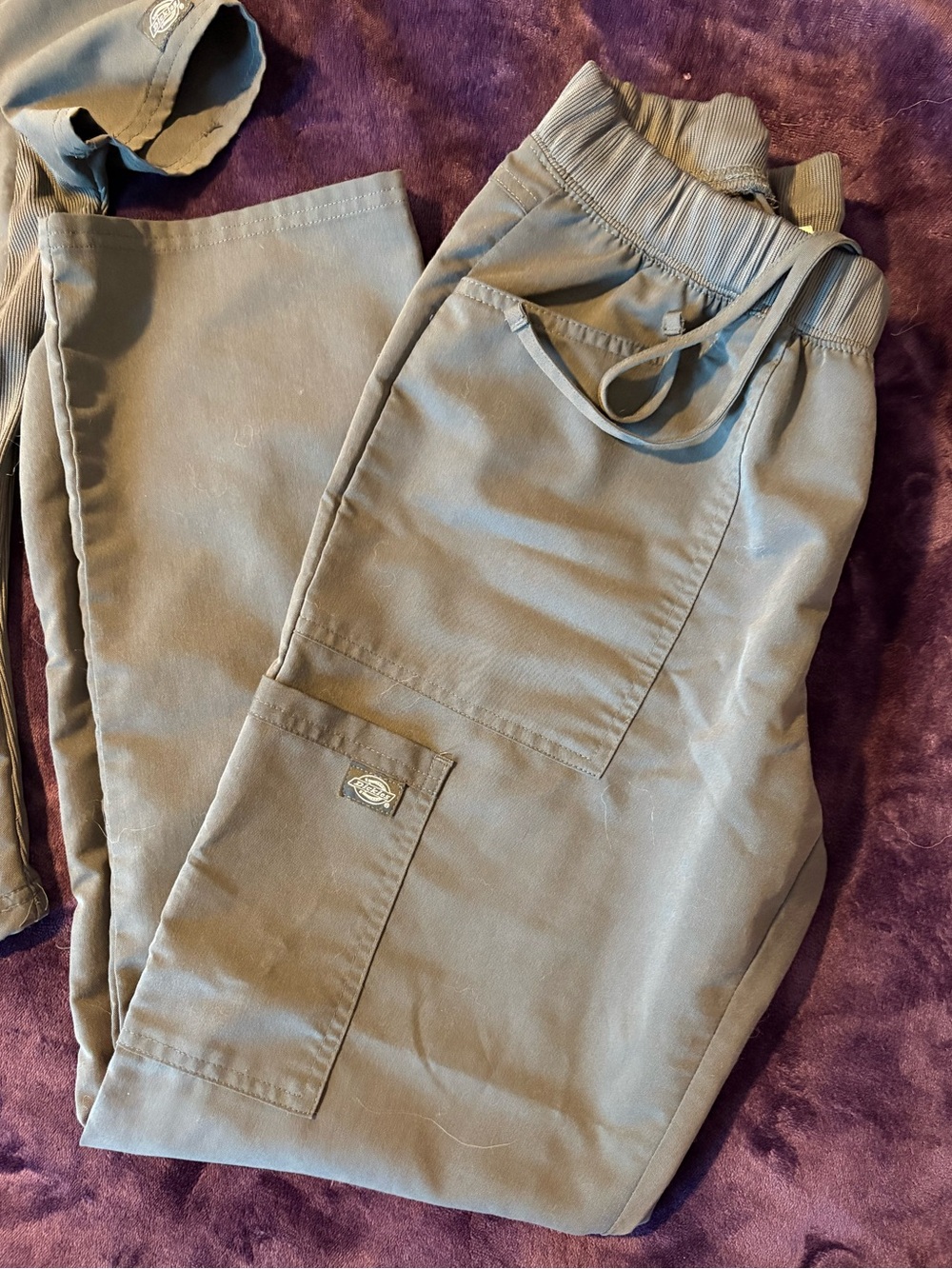 DICKIES | Women’s Grey Scrub Relaxed Cargo Pants